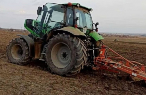 Азербайджан обстрелял трактор, выполнявший сельскохозяйственные работы на полях общины Мюришен
